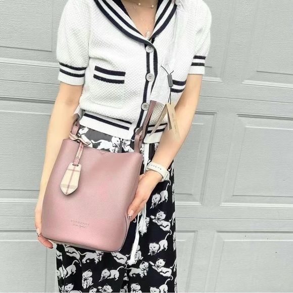 Burberry bucket bag - Picture 16 of 16